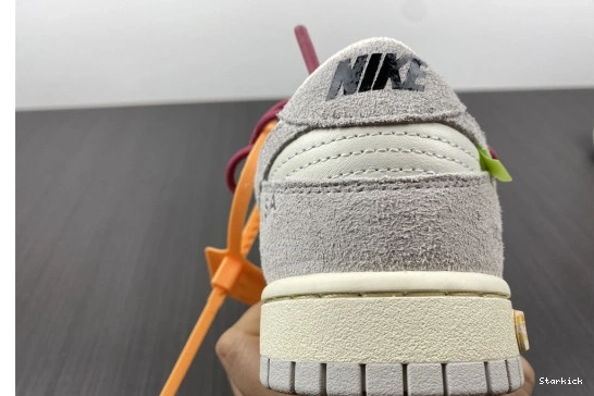 Lot DJ0950-114 35 Dunk Nike O-W Low 1107